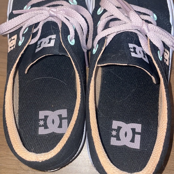 DC Sneakers - Picture 3 of 4